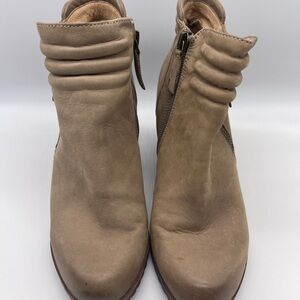 Biala Tan Ankle Boots Size 5